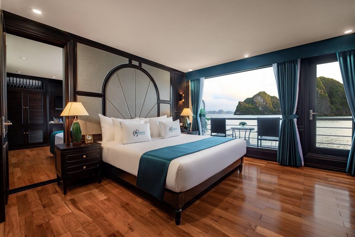 DOUBLE/ TWIN JUNIOR SUITE WITH PRIVATE BALCONY AND BATHTUB