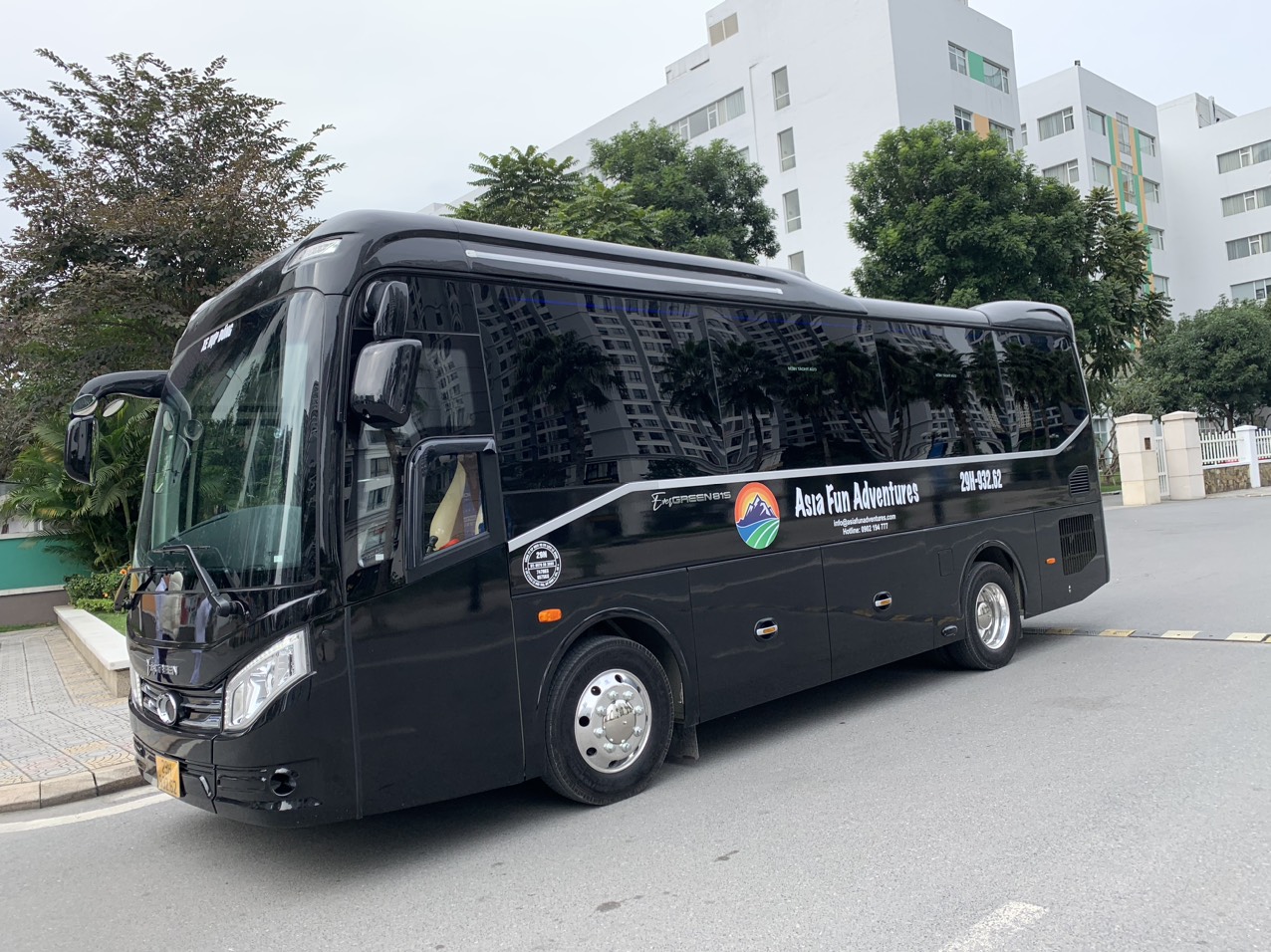 Transfer car to/ from Halong Bay